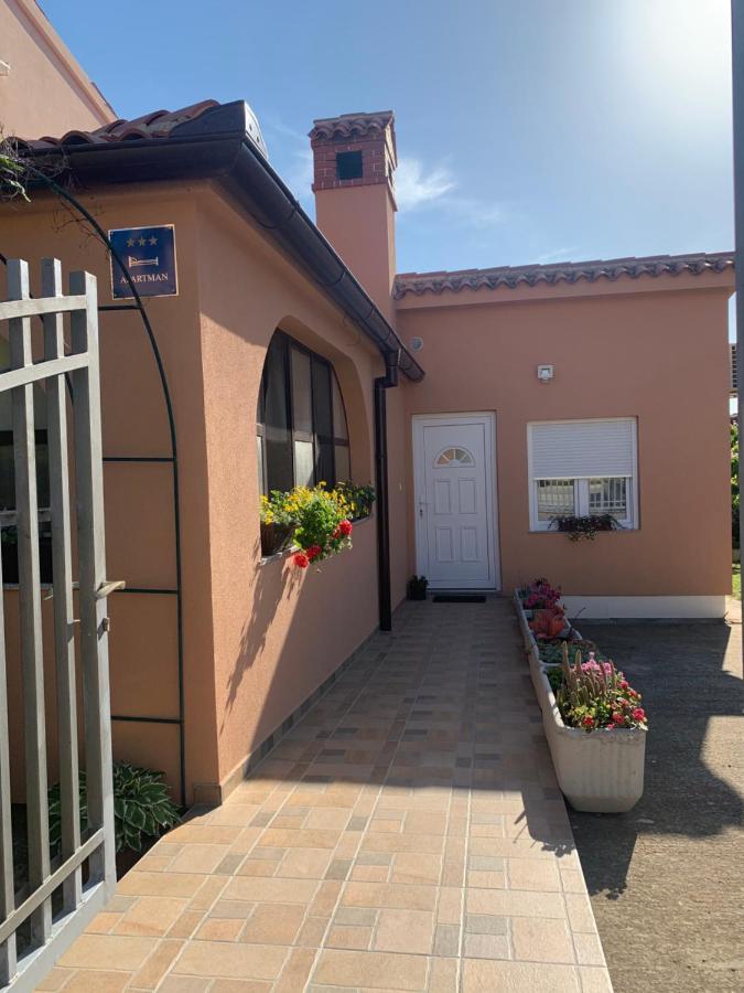 Apartman Dalija Vinkuran Esterno foto