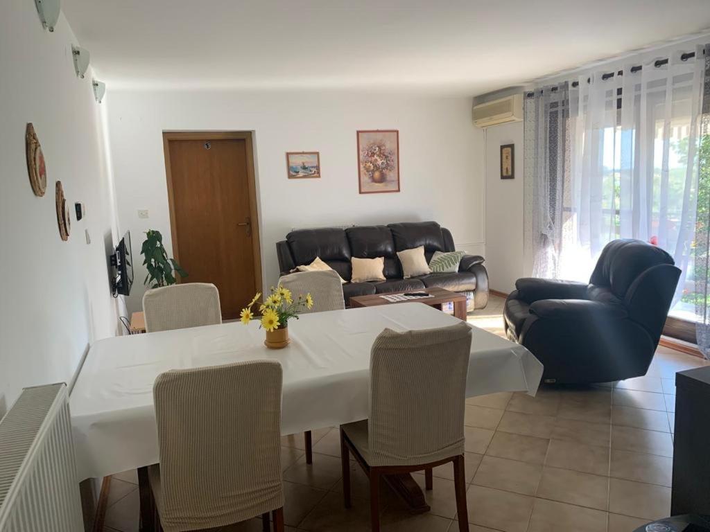 Apartman Dalija Vinkuran Esterno foto