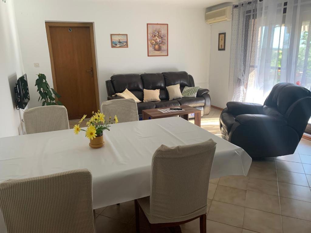 Apartman Dalija Vinkuran Esterno foto
